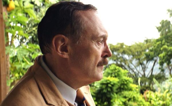 Stefan Zweig (Josef Hader) - "He was considered one of the greatest travelers, the big European mastermind of the European Union."